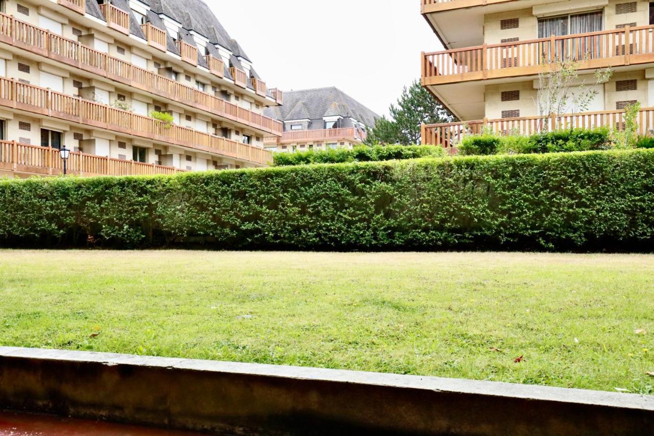 Studio Royal De La Plage Deauville Buitenkant foto